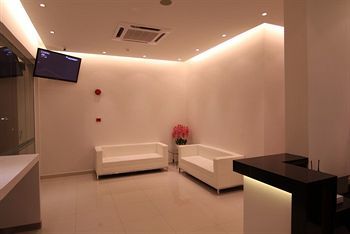 Hotel The V 2*